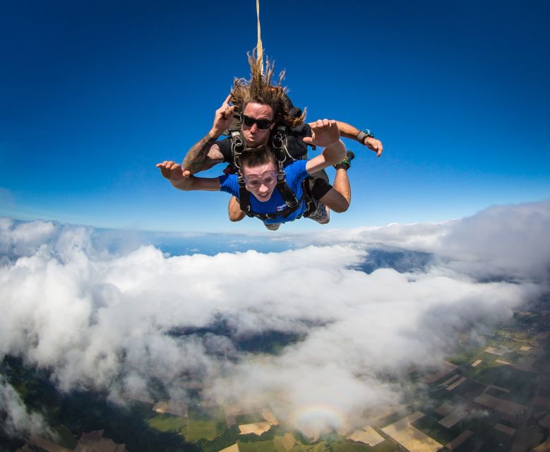 Cairns: Tandem Skydive From 15,000 Feet - Included Amenities