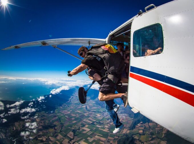 Cairns: Tandem Skydive From 15,000 Feet - Reservation and Payment Options