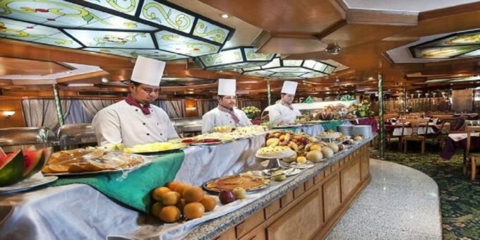 Cairo: Buffet Dinner Cruise with Folkloric Show - Nile River Views