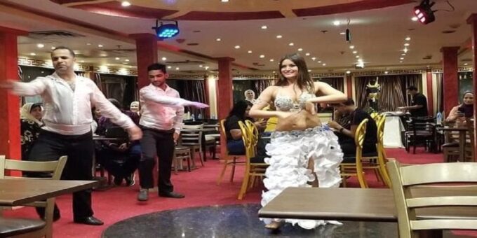 Cairo: Buffet Dinner Cruise with Folkloric Show - Onboard Entertainment