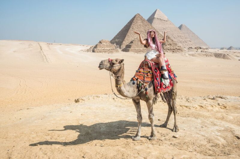 Cairo: Female-Guided Pyramids, Bazaar, and Museum Tour - Itinerary Highlights