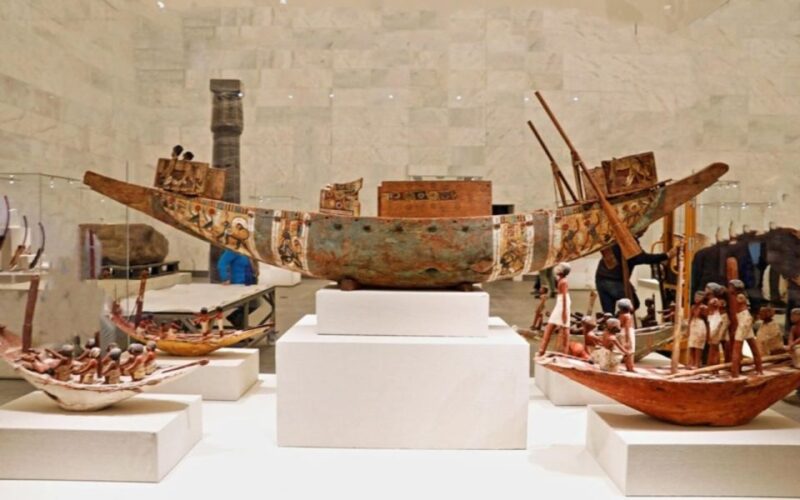 Cairo: Giza Pyramid Complex and National Museum Guided Tour - Transportation and Accessibility
