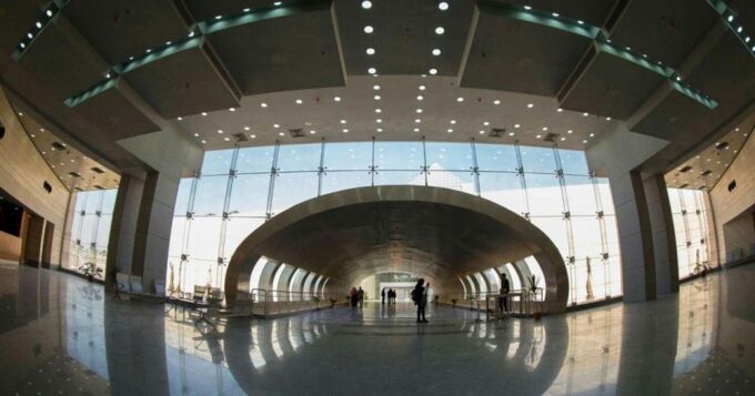 Cairo: Giza Pyramids, Sphinx and National Museum With Lunch - Discovering the Museum