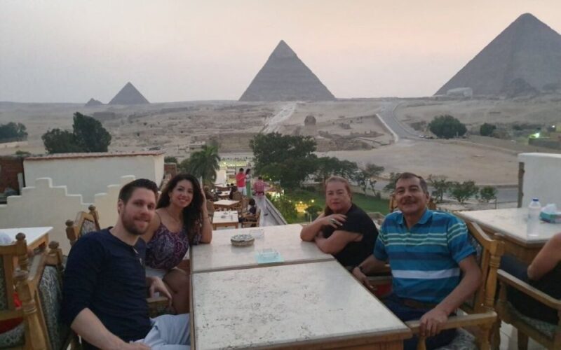 Cairo: Great Pyramid Inn Private Lunch With Transfer - Key Points