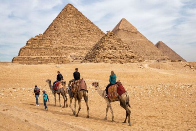 Cairo: Great Pyramids Of Giza From Alexandria Port - Giza Pyramids From Alexandria Port