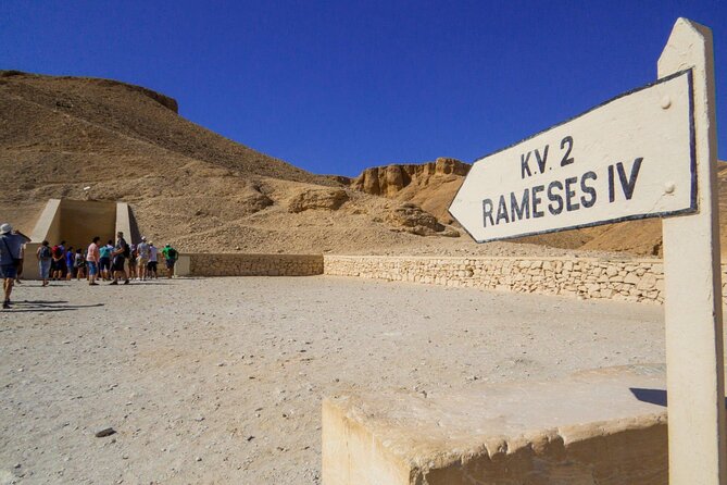 Cairo Over Day, Egyptian Museum, Pyramids & Lunch From Hurghada - Accessibility Considerations