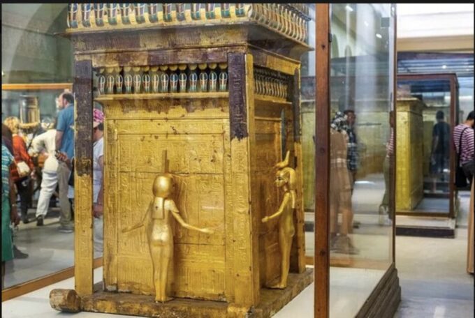 Cairo: Private Giza Pyramids, Egyptian Museum, & Bazaar Tour - Available Languages