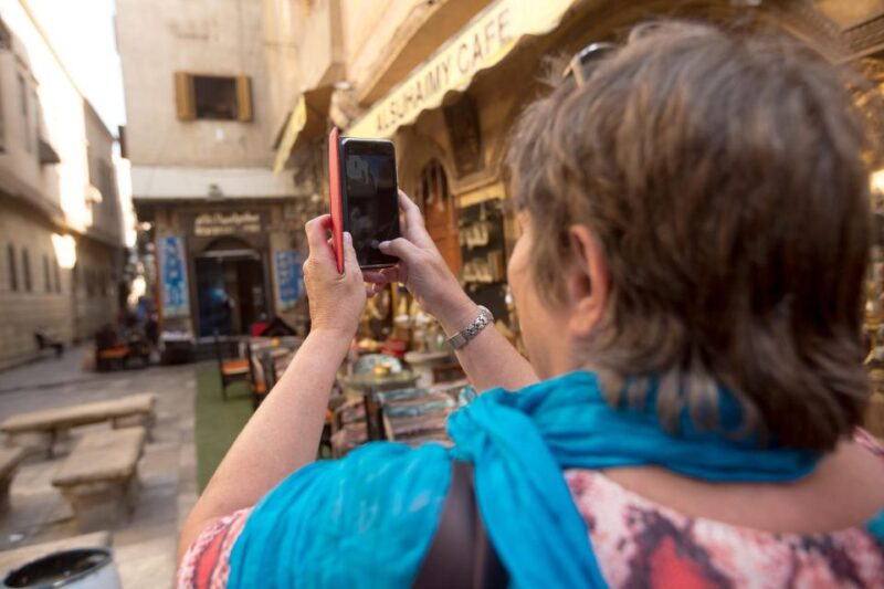 Cairo: Pyramids, Bazaar & Museum With Female Guide - Exploring the Egyptian Museum