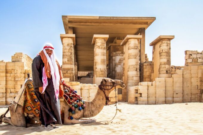 Cairo: Pyramids, Sakkara & Memphis Private Tour With Lunch - Itinerary