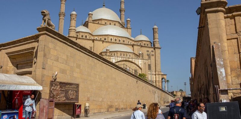 Cairo: Salah El Din Citadel and Old Cairo Bazar Guided Tour - Guided Experience