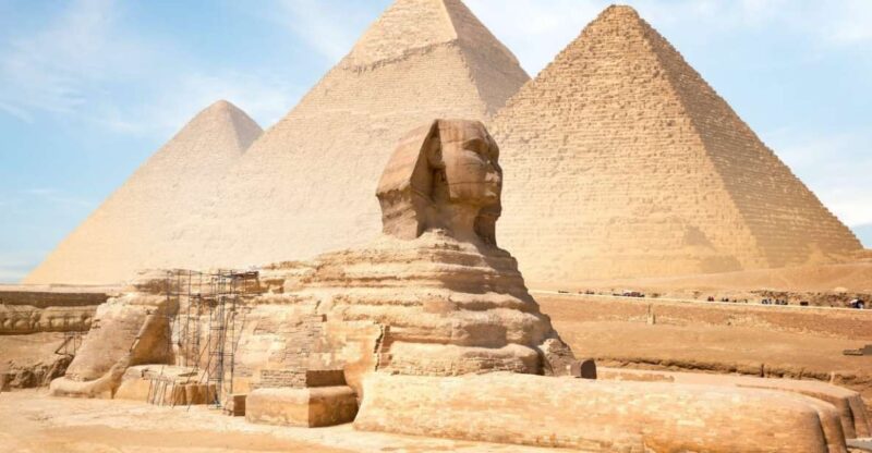 Cairo:Tour to Pyramids,The Egyptian Museum, &Khan El Khalili - Key Points