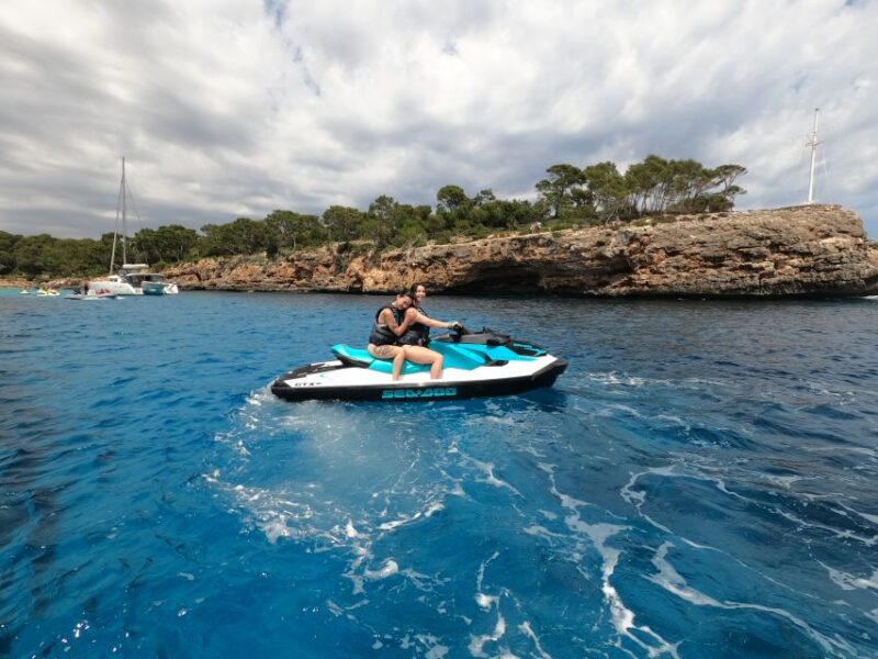 Cala D'or: Cala D'or Beach Jet Ski Tour - Getting to the Activity Provider