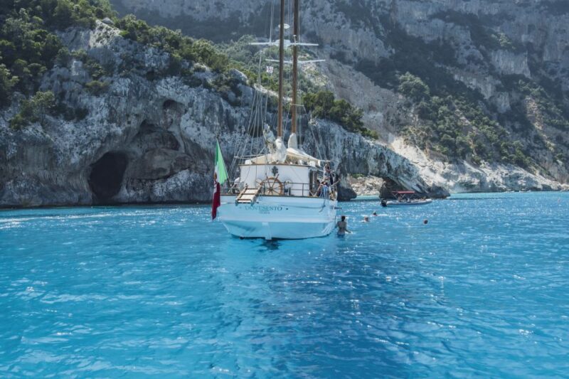 Cala Gonone: Sailing Ship Tour Around the Gulf of Orosei - Vessel and Crew