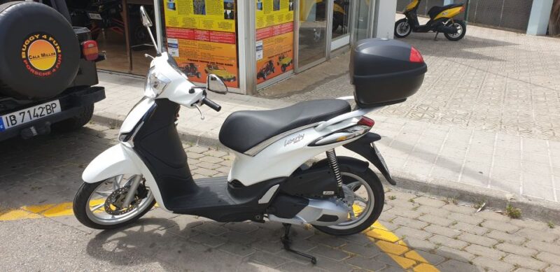 Cala Millor: Mallorca Scooter Rental (125ccm) - Driver Requirements