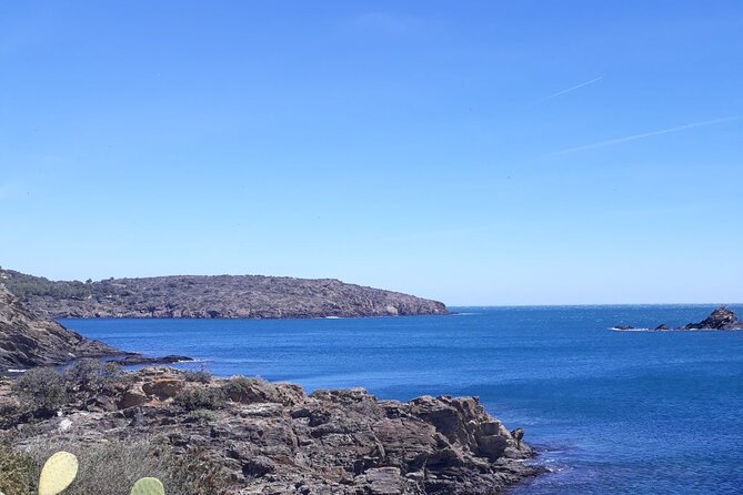 Cala Montjoi 2h 30 Experience - Transportation and Accessibility
