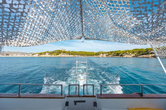 Cala Ratjada: Afternoon Boat Trips With Drinks and Snacks - Accessibility Information