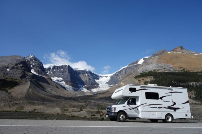 Calgary & Lake Louise: Smartphone Audio Driving Tour - Engaging Trivia Challenges