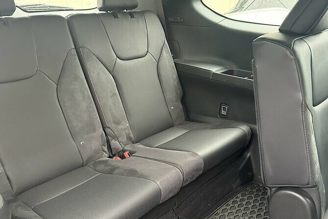 Calgary to Banff, Canmore, Lake Louise, Luxury Lexus TX - Why Choose This Luxury Transfer?