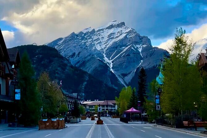 Calgary YYC Airport to Banff Shared Shuttle - Frequently Asked Questions