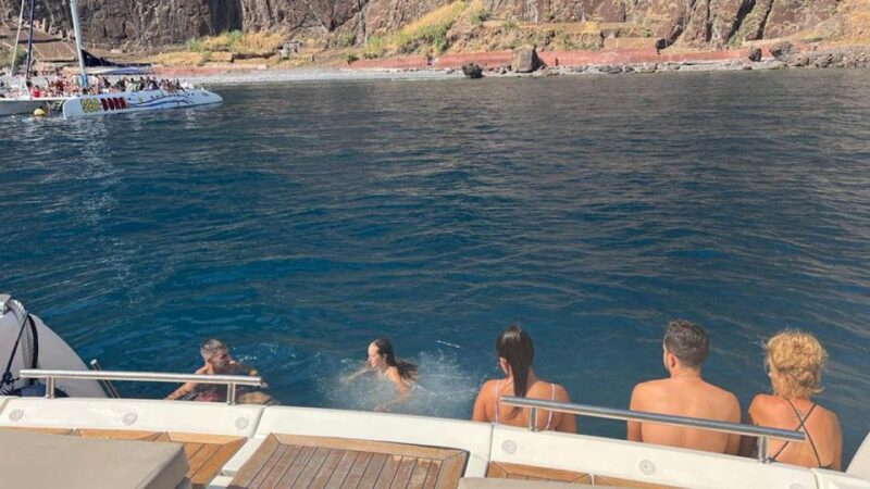 Calheta: Private Charter – Aestus Luxury Boat - Logistics