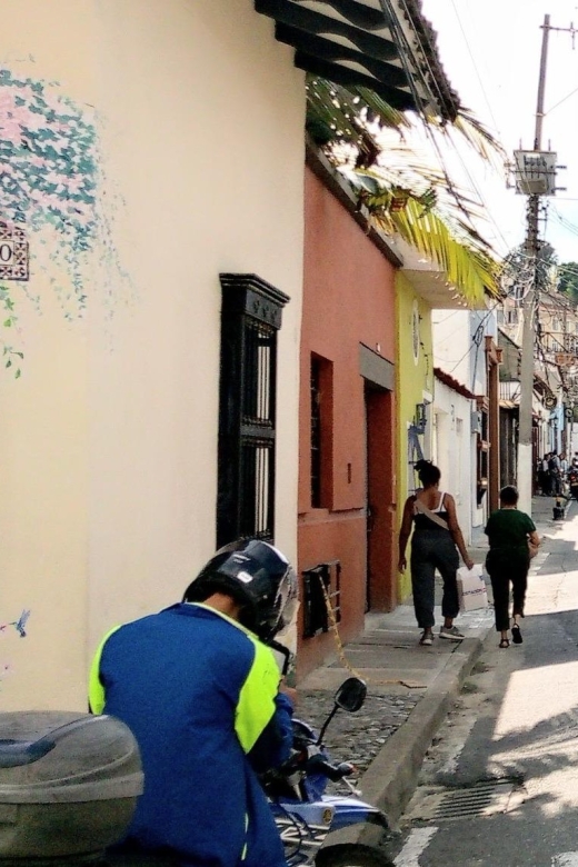 Cali: Highlights and Old Town Self-guided Walk - Interactive Experience