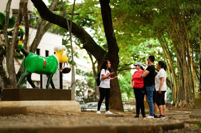 Cali: Walking Tour of the Historic Center - Historical and Architectural Landmarks