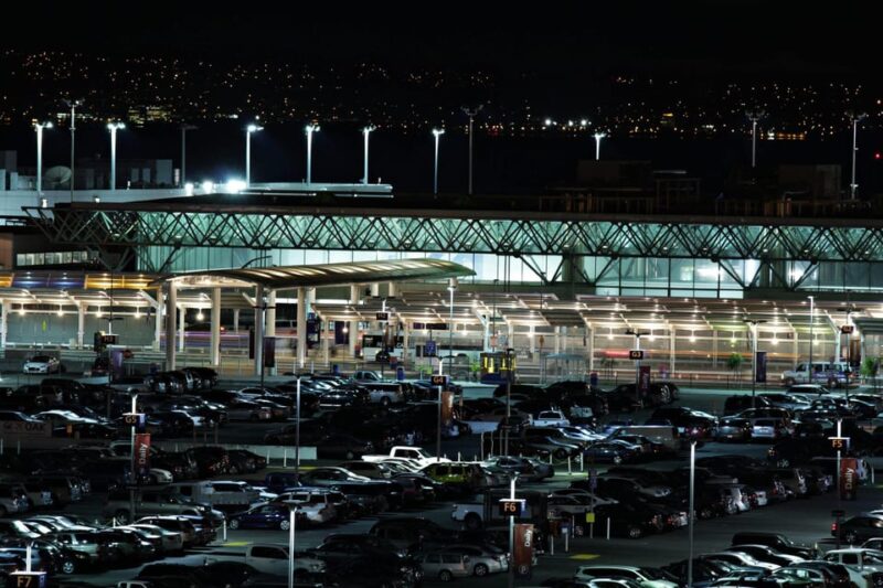 California: Oakland Airport Transfer to San Francisco - Language Support and Availability