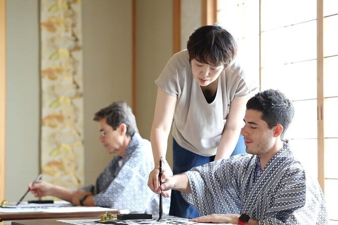 Calligraph Name in Japanese and Dress in Kimono - Key Points