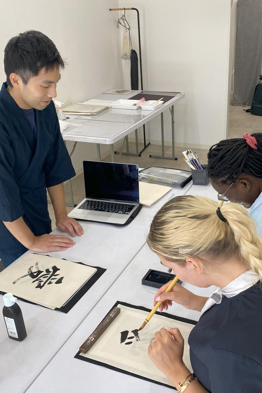 Calligraphy and Kakejiku (Hanging Scroll) Making in Tokyo - Step-by-Step Scroll Making Process
