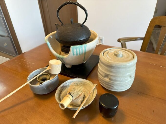 Calligraphy and Matcha in a Warm Kumamoto Home - Scroll Size and Cleanup