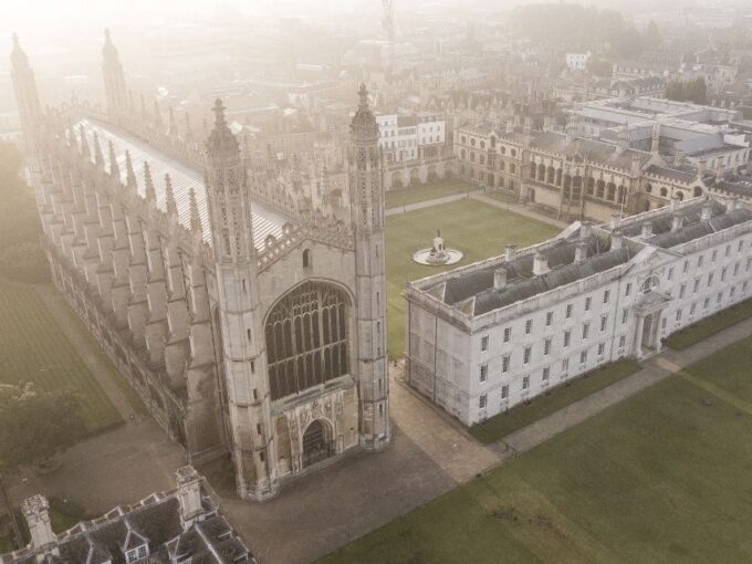Cambridge: Alumni-Led Walking & Punting Tour W/Kings College - Pets Policy