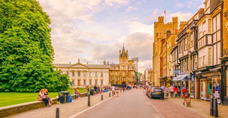 Cambridge: City Exploration Game and Tour - Key Features of the Tour