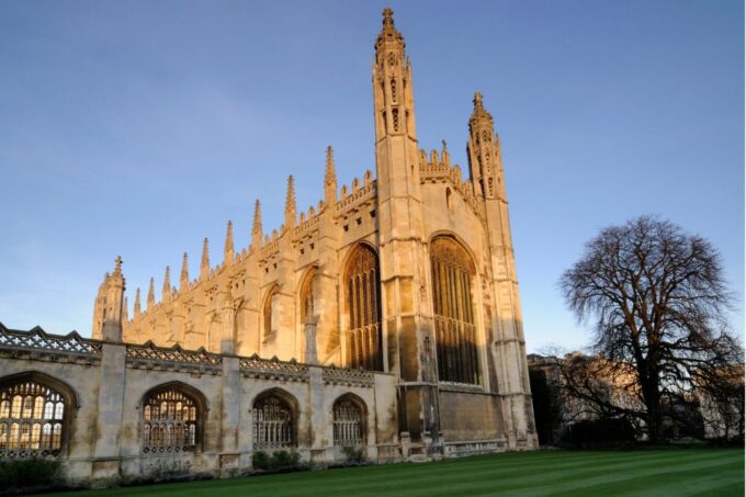 Cambridge: City Exploration Game and Tour - Exploring at Your Own Pace
