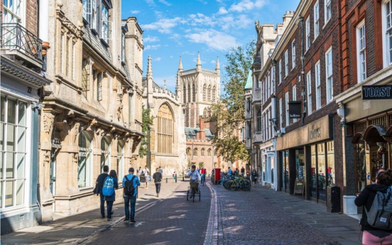 Cambridge: Famous Alumni Quest Experience - Exploring Cambridges Highlights