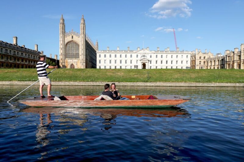 Cambridge: Guided Punting Tour - Meeting Point