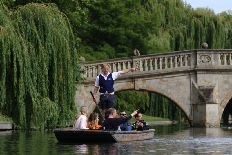Cambridge: Guided Shared River Punting Tour - Duration and Guide