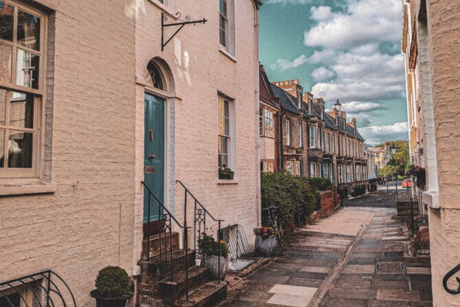Cambridge Instagram Self-Guided Tour - Top Photo Spots - Accessibility and Tour Details