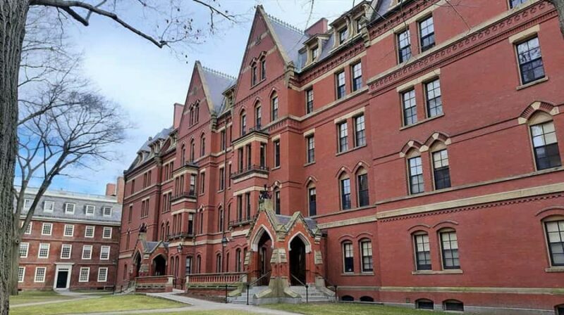 Cambridge, Massachusetts: MIT and Harvard Walking Tour - A Walk Through Innovation and Tradition