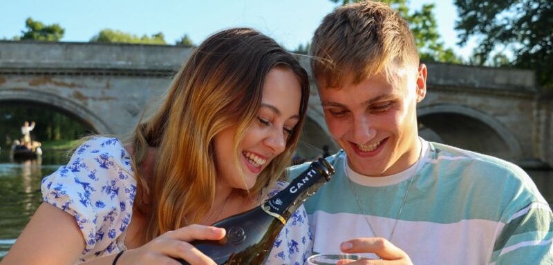 Cambridge: Private Chauffeured Punting Tour - Highlights: Sights Along the River Cam