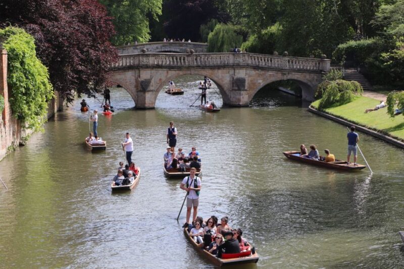 Cambridge: Private Chauffeured Punting Tour - Included in the Experience