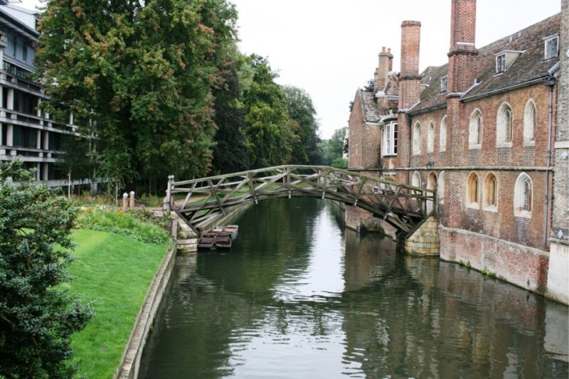 Cambridge: Self-Guided Highlights Scavenger Hunt and Tour - Mathematical Bridge Puzzle