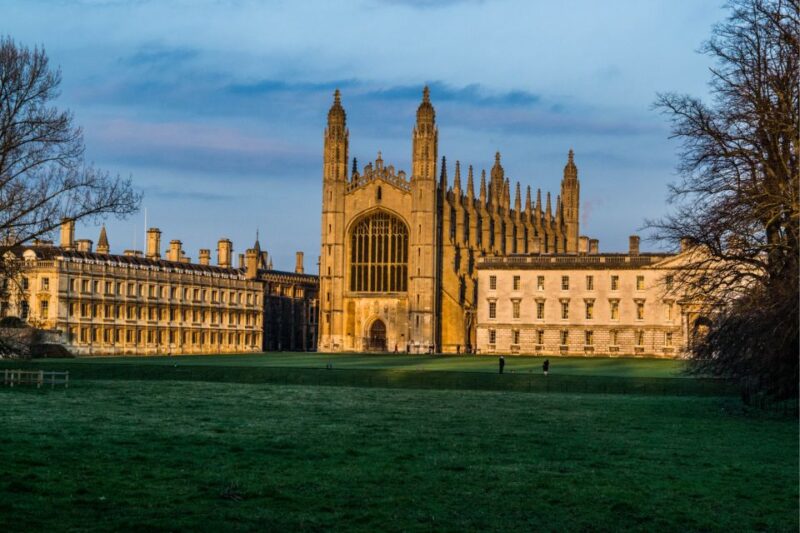 Cambridge: Self-Guided Highlights Scavenger Hunt and Tour - Explore Trinity College