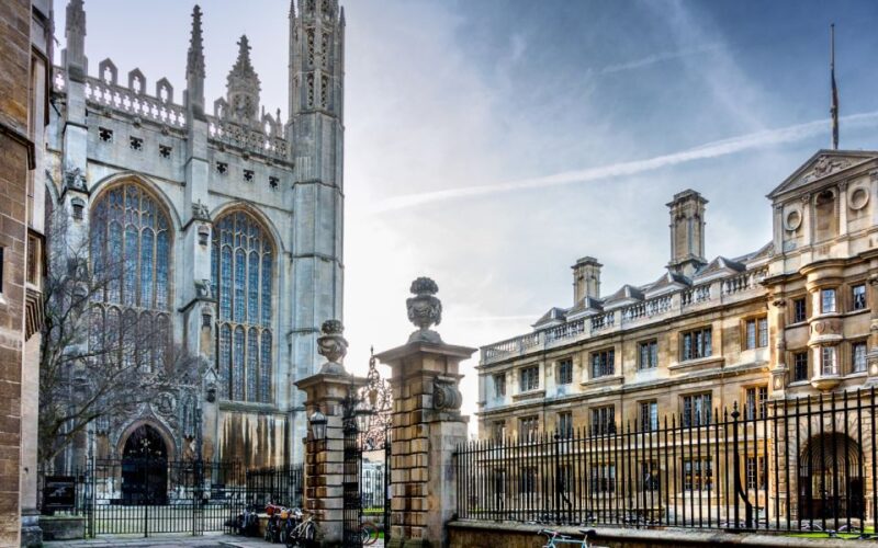 Cambridge: Self-Guided Outdoor Escape Game - Exploring Cambridges Landmarks