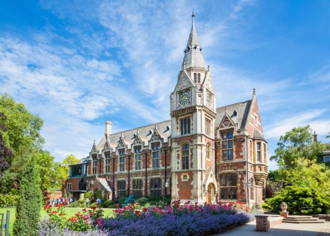 Cambridge Student-Guided Chinese Walking and English Punting - Booking and Availability Details