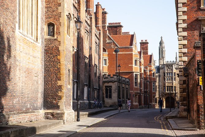 Cambridge University Group Tour With University Alumni Guide - Child-Friendly Tour Options