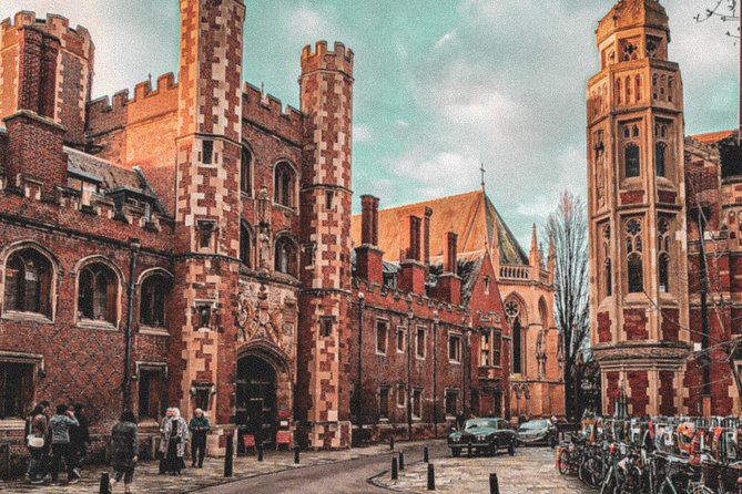 Cambridges History & Secrets With Self-Guided Walking Tours - Exploring the College Backs
