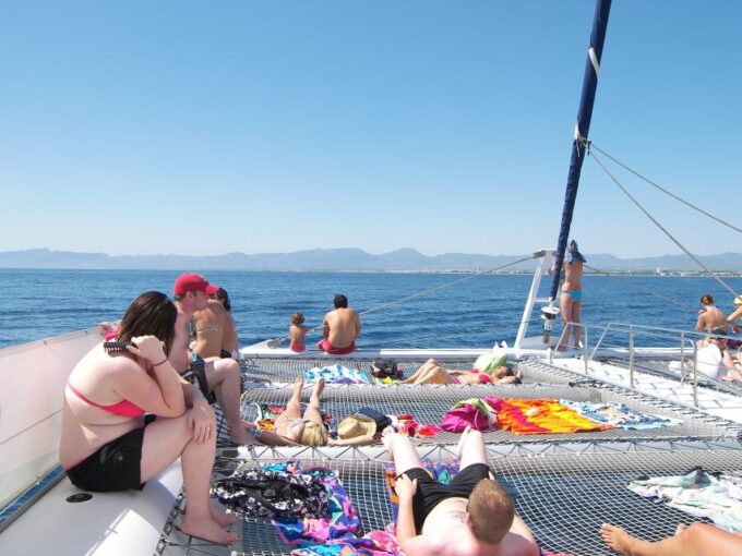 Cambrils: Costa Dorada Catamaran Day Cruise With BBQ Lunch - Recommended Packing Items