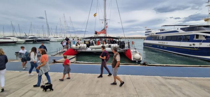 Cambrils: Private Catamaran Luxury 3h Drinks,Snacks Pickup - Additional Information