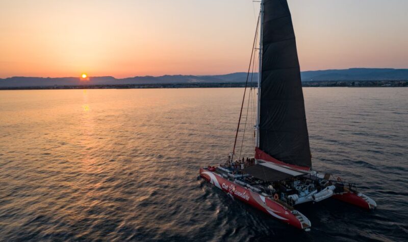 Cambrils: Sunset Catamaran Cruise With Drinks - Inclusions and Amenities