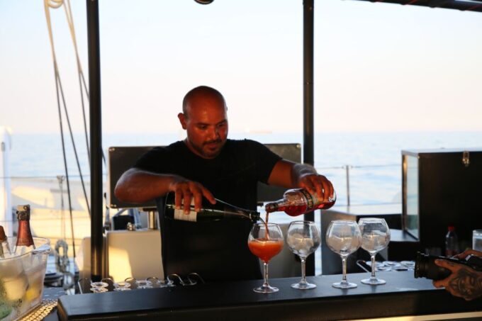 Cambrils: Sunset Catamaran Cruise With Drinks - Recommended Attire